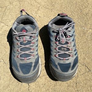 Columbia Hiking Shoes Size: 7.5 women